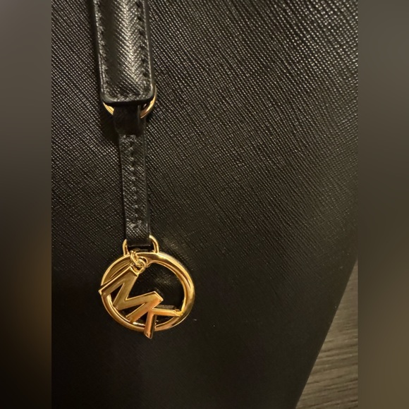 black Michael Kors medium tote purse - Picture 6 of 8